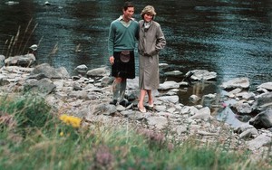 Nơi Nữ hoàng Elizabeth yêu nhất không phải Buckingham: Bên trong lâu đài Balmoral có điều gì khiến cả Hoàng gia Anh năm nào cũng quay về?