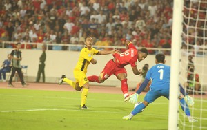 Nguyễn Xuân Son tăng tốc trên bảng vàng AFF Cup, sánh ngang huyền thoại Kiatisuk