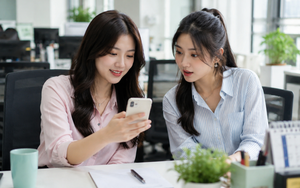 Thấy đồng nghiệp khoe có bạn trai giàu, cô gái vừa nhìn ảnh thì run người