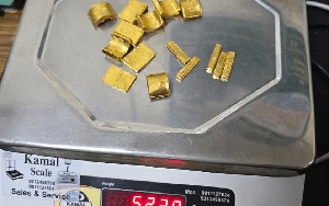 Phát hiện nửa kg vàng trị giá gần 2 tỷ đồng và hơn 400 triệu tiền mặt tại cùng 1 sân bay
