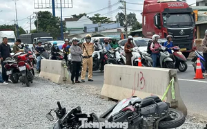 Xe tải cẩu tông nhiều xe máy ở TPHCM, 3 người thương vong