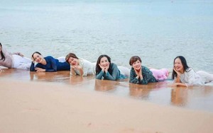 "Hội thiếu nữ U70" gồm 6 người là NSND, diễn viên Nhà hát Tuổi trẻ