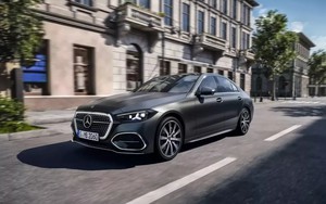 Tin xe 20/8: Mercedes-Benz C-Class 2027 thêm AI và loạt công nghệ mới