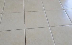 Vì sao ngày càng nhiều gia đình không còn dùng ron gạch màu trắng? 2 lựa chọn đang được ưu tiên hơn khi lát sàn