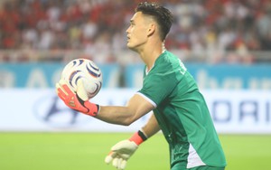 Được thầy Kim ví von cùng Ronaldo, Messi, thủ môn tuyển Việt Nam đáp lời ra sao?