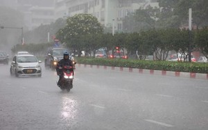 Tin bão khẩn cấp, cơn bão số 4: Hà Nội mưa to gió lớn đến bao giờ?
