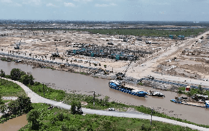 Tỷ phú Phạm Nhật Vượng đang xây “thành phố công viên tri thức” cho 60.000 sinh viên, nằm trong đại đô thị 1.080 ha có sân golf 200 ha và 100 công viên