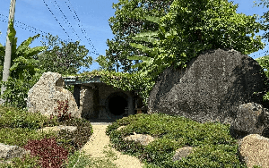 Nhà trong hang của ông Đặng Lê Nguyên Vũ