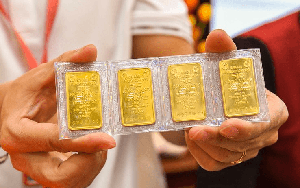 Hiếm có: Người dân trong nước được mua vàng sát giá thế giới