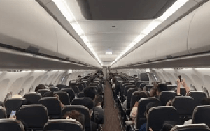 Cảnh tượng khó tin trên chuyến bay của Sun PhuQuoc Airways ở độ cao 35.000 ft