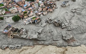 Gần 1.500 người mất tích sau lũ quét tại Nepal, ít nhất 165 người thiệt mạng