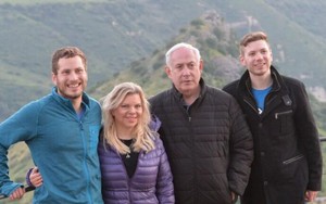 Vì sao Thủ tướng Israel tiết lộ con trai ông bị Iran âm mưu ám sát?