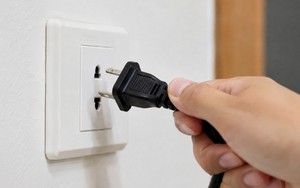 4 thiết bị dùng xong nên rút phích cắm, nhiều gia đình vẫn để 24/24