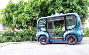 Hà Nội chính thức thử nghiệm Robot giao hàng, Robot taxi trên quãng đường dài 11,5 km, triển khai bởi công ty của giáo sư giàu nhất sàn chứng khoán