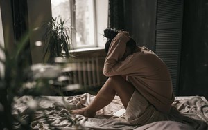 Người bị thiếu máu lên não thường có một biểu hiện sau khi thức dậy