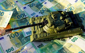 Pháp đang tìm cách thu lợi từ việc bán vũ khí cho Ukraine