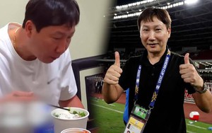 Chuyện về HLV Kim Sang-sik: Bát phở sáng quen thuộc, mảnh đất xa lạ bỗng hóa quê hương