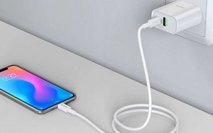 Sạc điện thoại xong có nên rút phích cắm khỏi ổ điện không?
