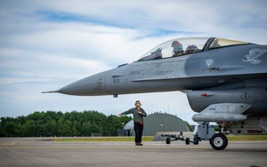 F-16 cất cánh từ Nhật Bản tấn công Iran
