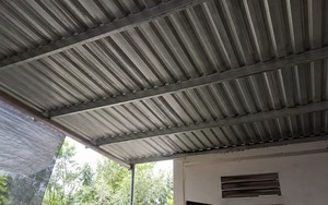 Mái tôn bị dột nên làm gì đầu tiên?