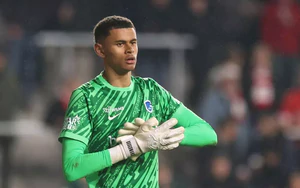 Liverpool chi 35 triệu euro mua thủ môn đắt nhất lịch sử Bỉ