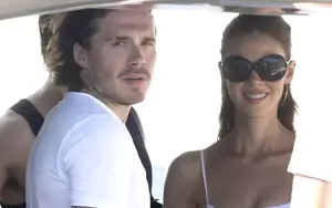 David Beckham ở cách con trai Brooklyn 5 phút đi bộ nhưng không gặp mặt