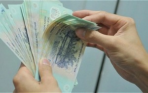 Phát hiện bọc tiền 500.000 đồng buộc dây chun nằm chơ vơ tại Bệnh viện Bạch Mai, đội ngũ bảo vệ lập tức xác minh