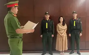 Ca sĩ Phương Diễm Huyền vì sao bị khởi tố?