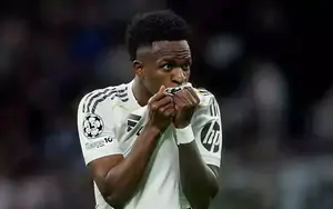 Arsenal vỡ mộng: Real Madrid thông báo trói Vinicius bằng hợp đồng tới 2032