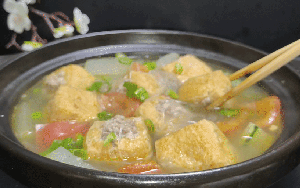 Món ăn này rất ngon, chỉ cần nấu một nồi toàn nguyên liệu đơn giản thôi là đủ khiến cả nhà "ăn tì tì"