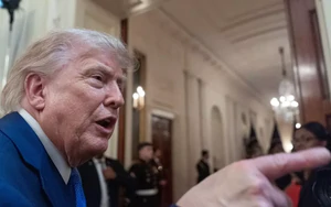 Tổng thống Trump tuyên bố giáng đòn mạnh vào Iran