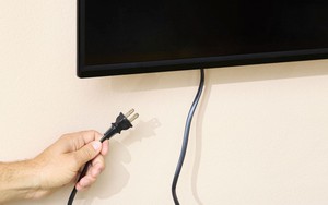Lời khuyên cho những gia đình ít bật TV nhưng cắm điện 24/24
