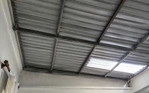 Mái tôn bị dột nên sửa hay thay mới?