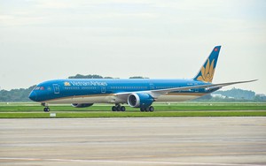 Sáng nay - 1/9, sân bay Tân Sơn Nhất ghi nhận một máy bay của Vietnam Airlines thực hiện nhiệm vụ đặc biệt hạ cánh