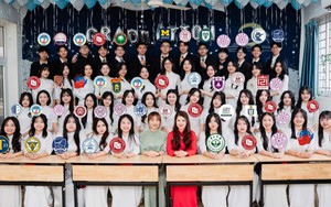 Một lớp học có 8 học sinh trúng tuyển Thanh Hoa - Bắc Đại hàng đầu Trung Quốc, 24 suất học bổng du học và 1 thủ khoa Ngoại thương