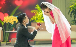 Nữ nghệ sĩ là Viện trưởng nói về chồng kém 11 tuổi: "Từ học trò... giờ hắn là chồng tớ"