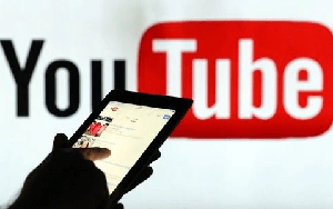 YouTube, TikTok “áp đảo” Netflix, FPT Play trong cuộc đua giành thời gian xem của người Việt