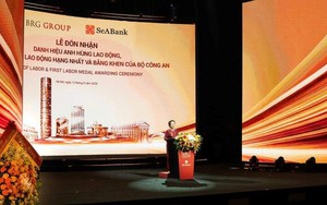 Nữ doanh nhân Nguyễn Thị Nga vừa được trao danh hiệu Anh hùng Lao động, cổ phiếu ngân hàng liên quan bất ngờ có diễn biến đặc biệt