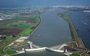 Xây dựng đô thị ven sông: Bài học sống cùng dòng nước từ Rotterdam