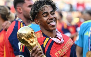 Thần đồng Lamine Yamal tự tin "số 1 thế giới sánh ngang Mbappe, xứng đáng giành Quả bóng Vàng"