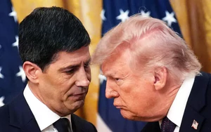 Fed tăng lãi suất bất chấp sức ép từ ông Trump
