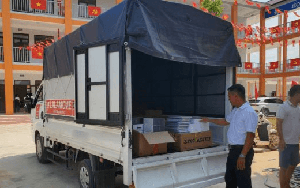 Một công ty giao hàng tuyên bố có xe tải 18 tấn, một chuyến giao tới 19 địa điểm