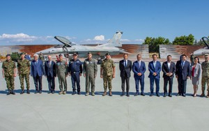 F-16 được trang bị động cơ của máy bay siêu thanh