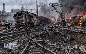 Mỗi tháng, Nga phá hủy 90 đầu máy xe lửa của Ukraine