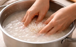 Điều gì xảy ra nếu bạn vo gạo quá nhiều lần trước khi nấu?