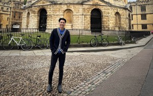 Chủ tịch ACB Trần Hùng Huy “khoe” đi học tại Oxford, doanh nhân Cường Đô La liền bình luận 1 câu