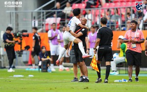 U23 Thái Lan bùng nổ với "mưa bàn thắng", chính thức vào tứ kết ASIAD 2026