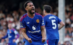 Fulham 1-1 Man Utd: Cunha gỡ hòa phút 89