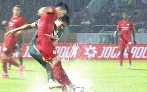 Trai đẹp U23 Việt Nam bị phản ứng dữ dội vì chơi xấu với Đình Bắc