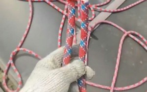 Nam công nhân làm việc ở tầng 30 bị người dân cắt phăng dây an toàn với lý do khó tin